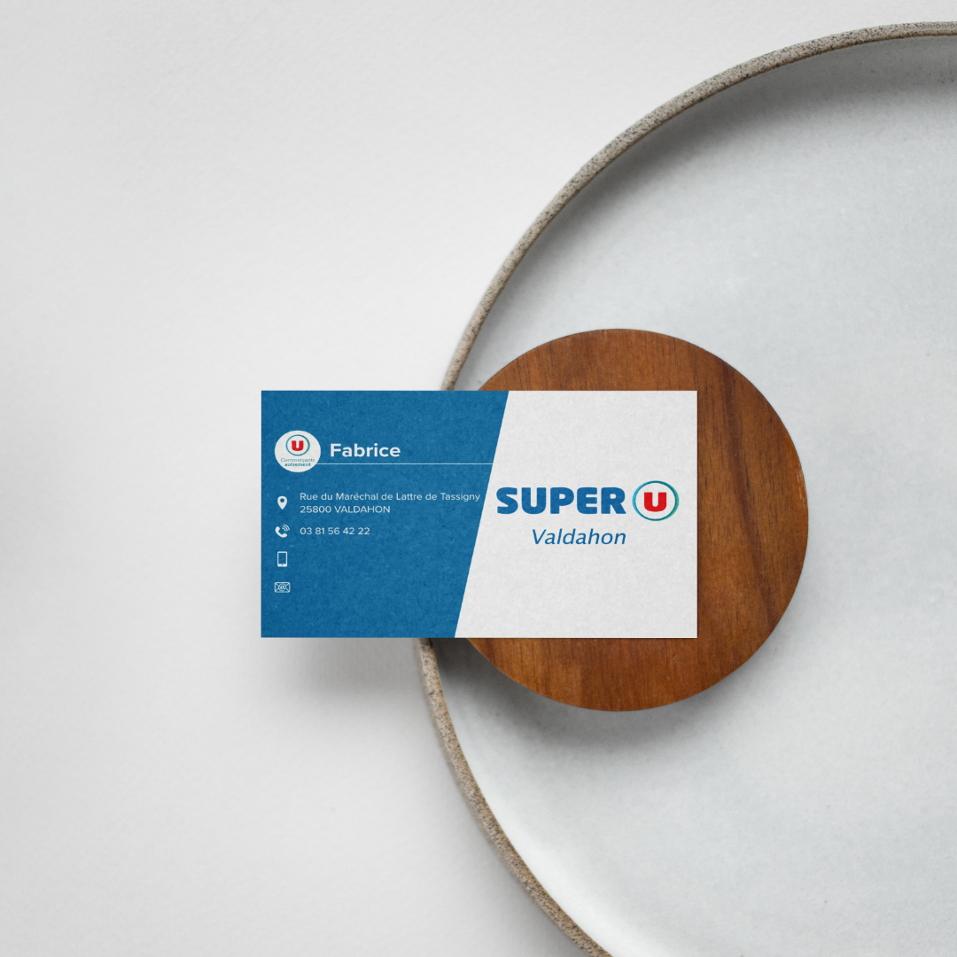 Cartes de visite réalisées par l'agence de communication Okami pour le Super U de Valdahon
