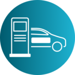 Icône blanche sur fond dégradé bleu, créée par l'agence de communication Okami, représentant une fiche sur laquelle on perçoit une forme de voiture et une forme de roll-up, symbolisant le marquage publicitaire, service de graphisme proposée par l'agence, en Franche-Comté.